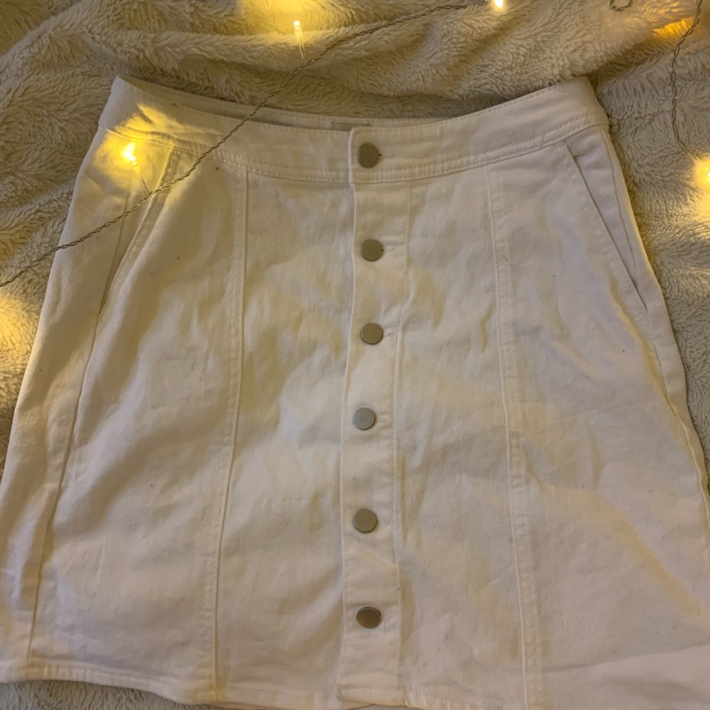 WHITE BUTTON UP SKIRT !!☁️☁️